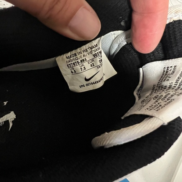 Nike Air Force 1 shoes. Size 8.5 - Picture 6 of 6